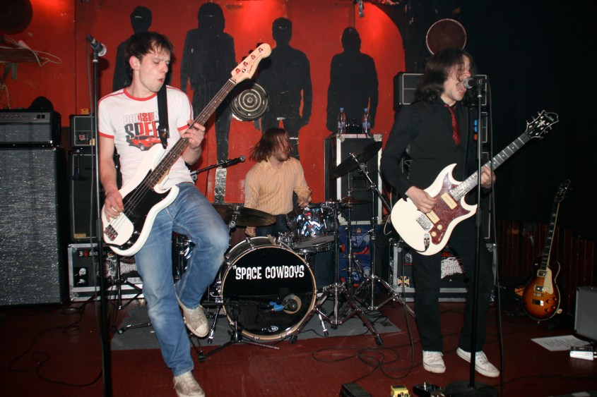 Ass Radio Chicks © Ze Sikret Skvirel (Zasph!)